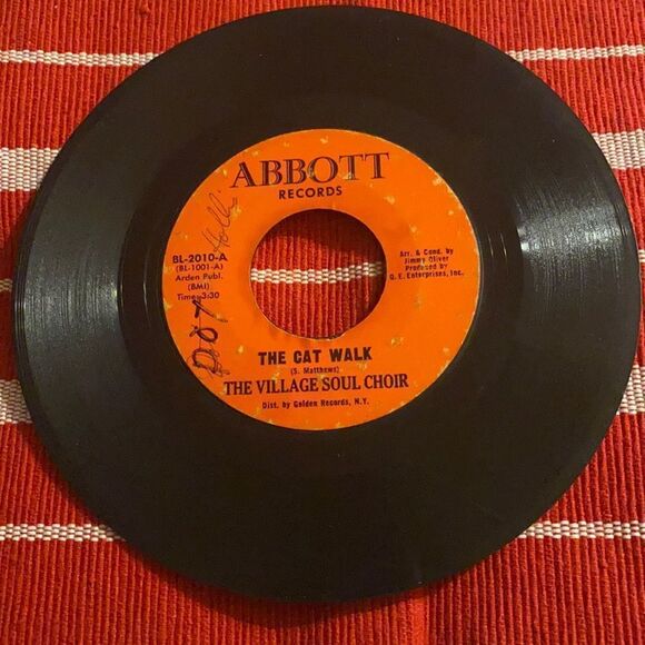 The Cat Walk and The Country Walk 45 record🔥 Classic by The Village Soul Choir! - Picture 1 of 2